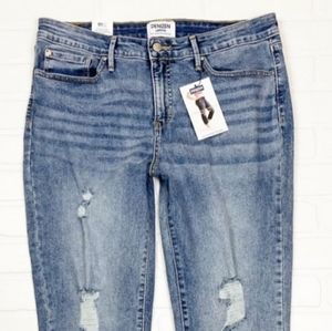 NWT Size 16Denizen Levi’s Mid Rise Boyfriend